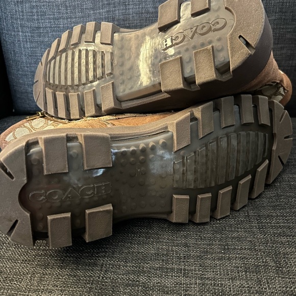 COACH CITYSOLE LACE UP BOOT IN SIGNATURE JACQUARD - Picture 8 of 10